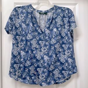 LAUREN RALPH LAUREN Size L blue paisley short sleeve v-neck 100% cotton